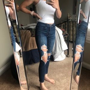 LIKE NEW American Eagle Skinny Jeans